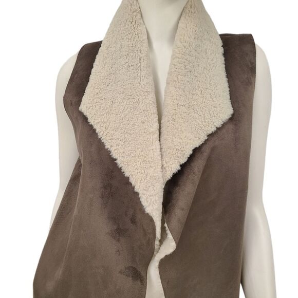 Madison & Lola Sherpa Lined Gray Drape Vest size Small - Picture 5 of 7